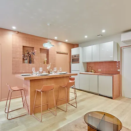 Apartment Center Of By Prestige Paris